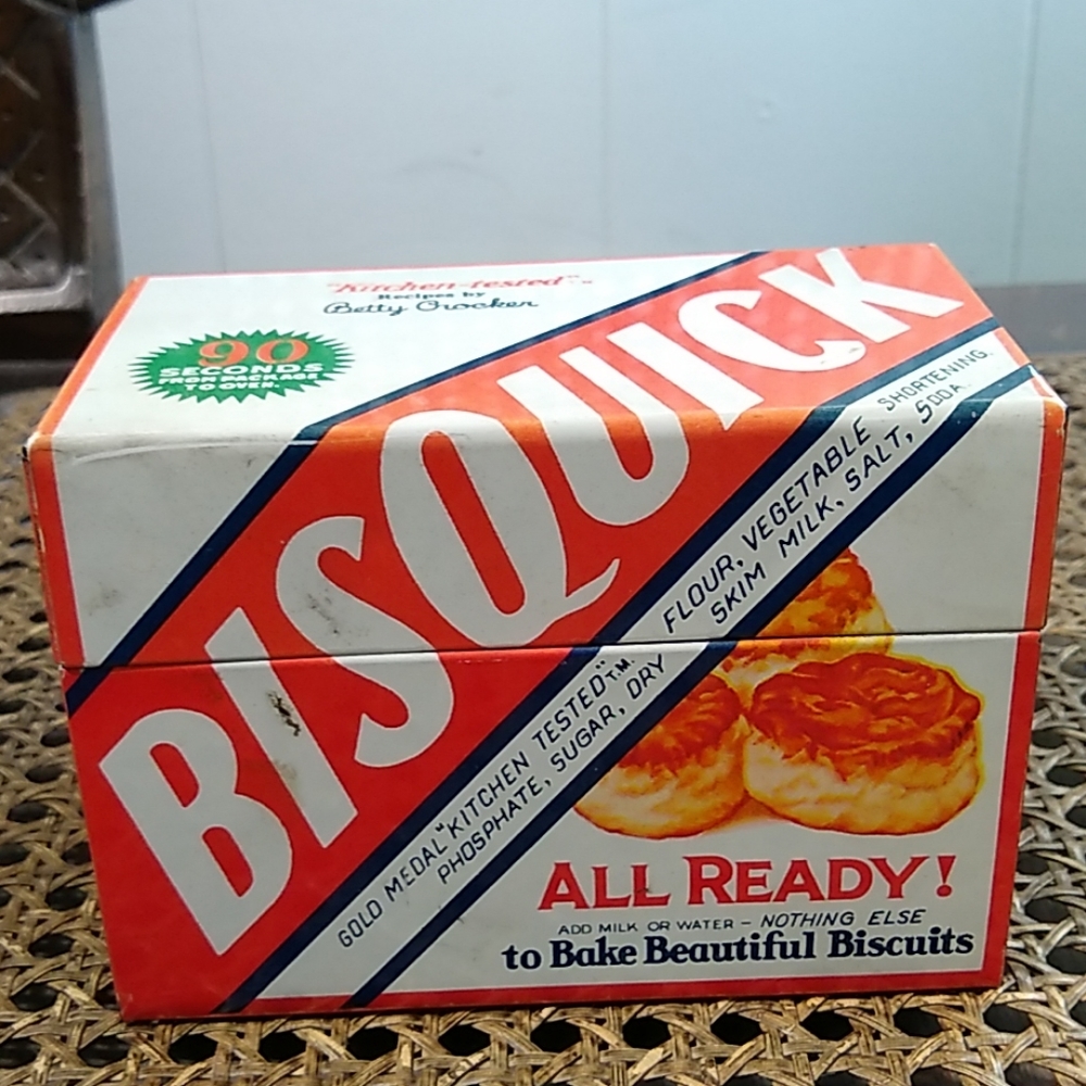Vintage Bisquick Tin Recipe Card Box